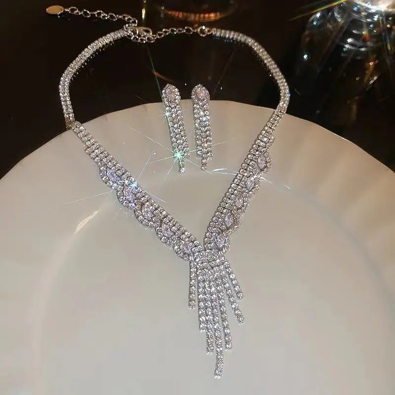Full Diamond Claw Chain Necklace Set For Woman's