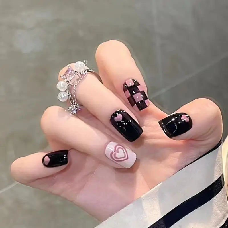 Pack of 24 nails for girls