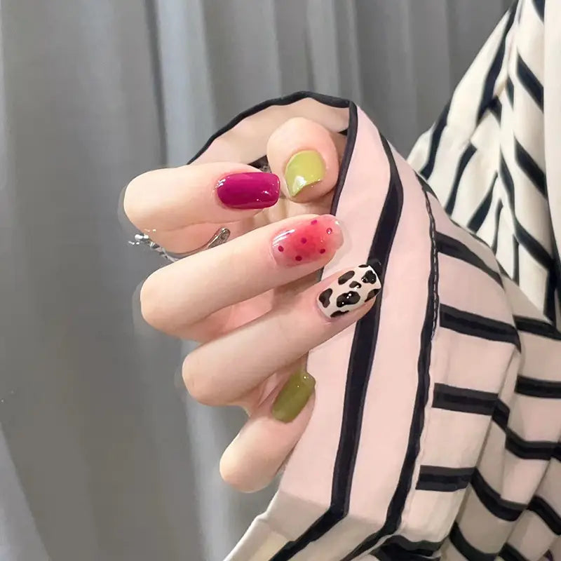 Pack of 24 nails for girls