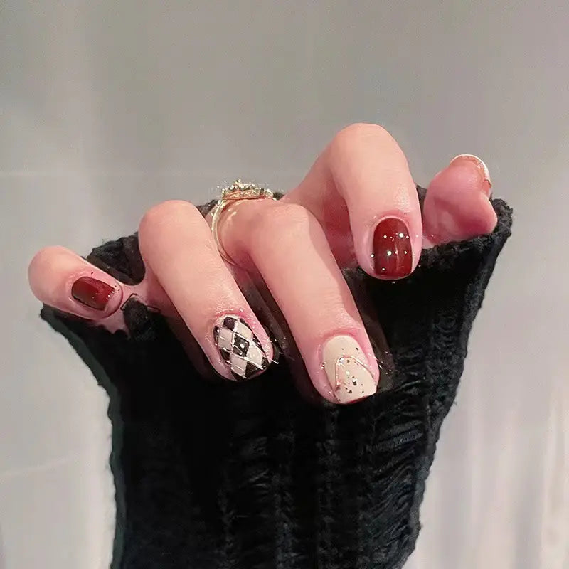 Pack of 24 nails for girls