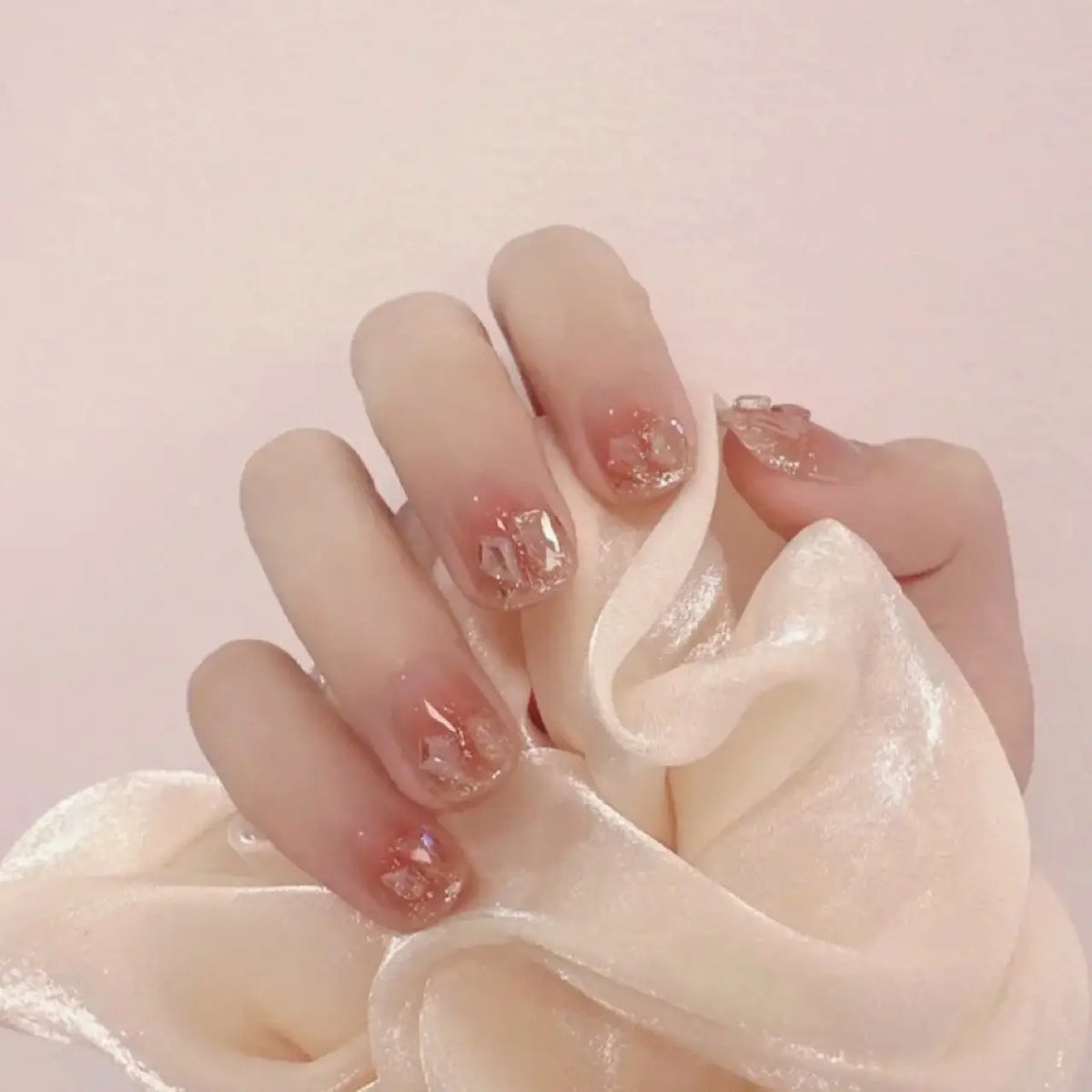 Pack of 24 nails for girls